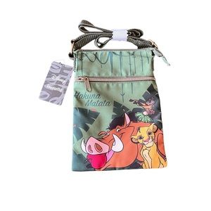 NWT Disney Loungefly LionKing Hakuna Matata Passport Bag